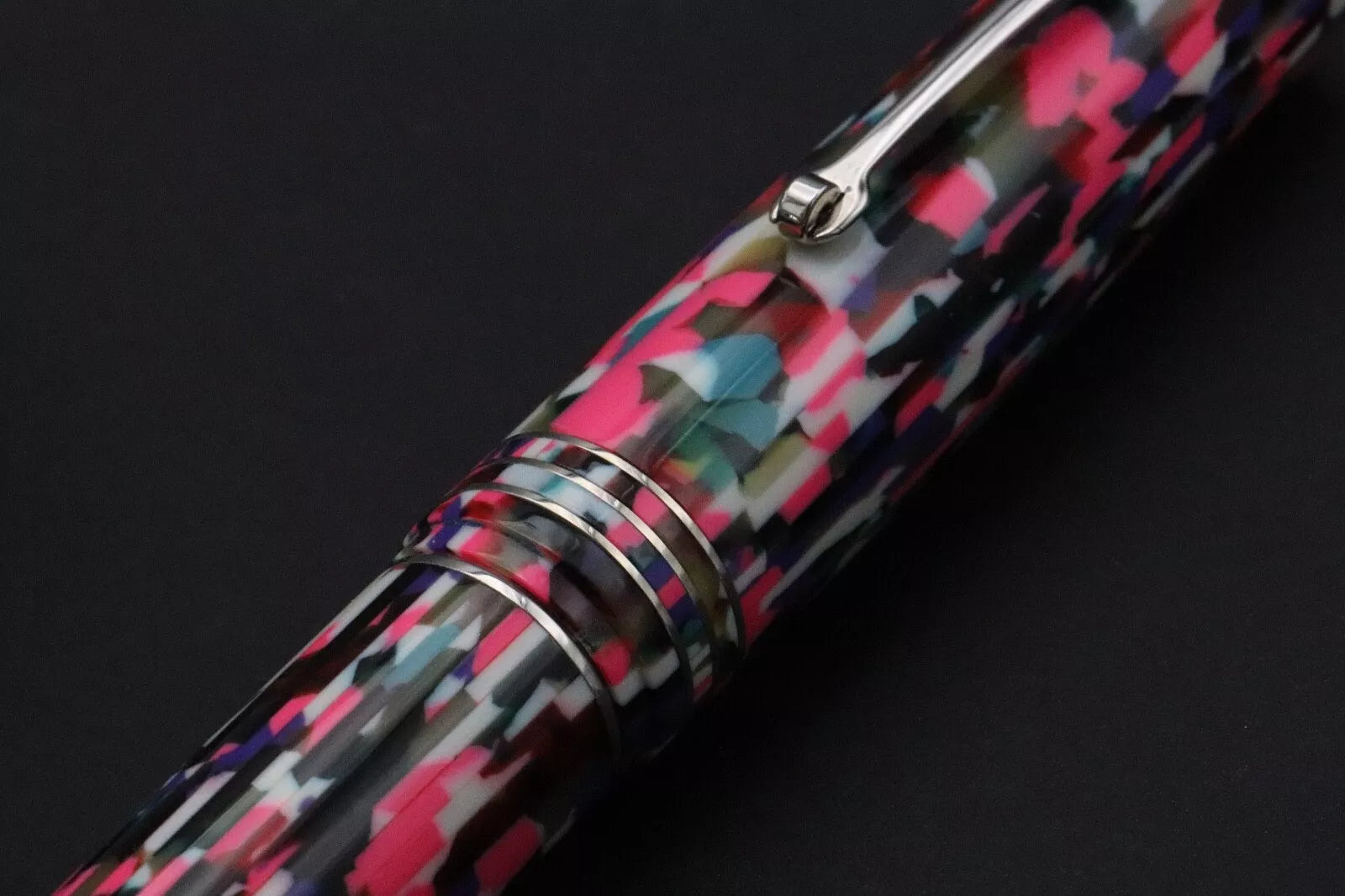 Leonardo MZ Grande Confetti Celluloid Fountain Pen - Broad #8 La Fenice Nib image 5