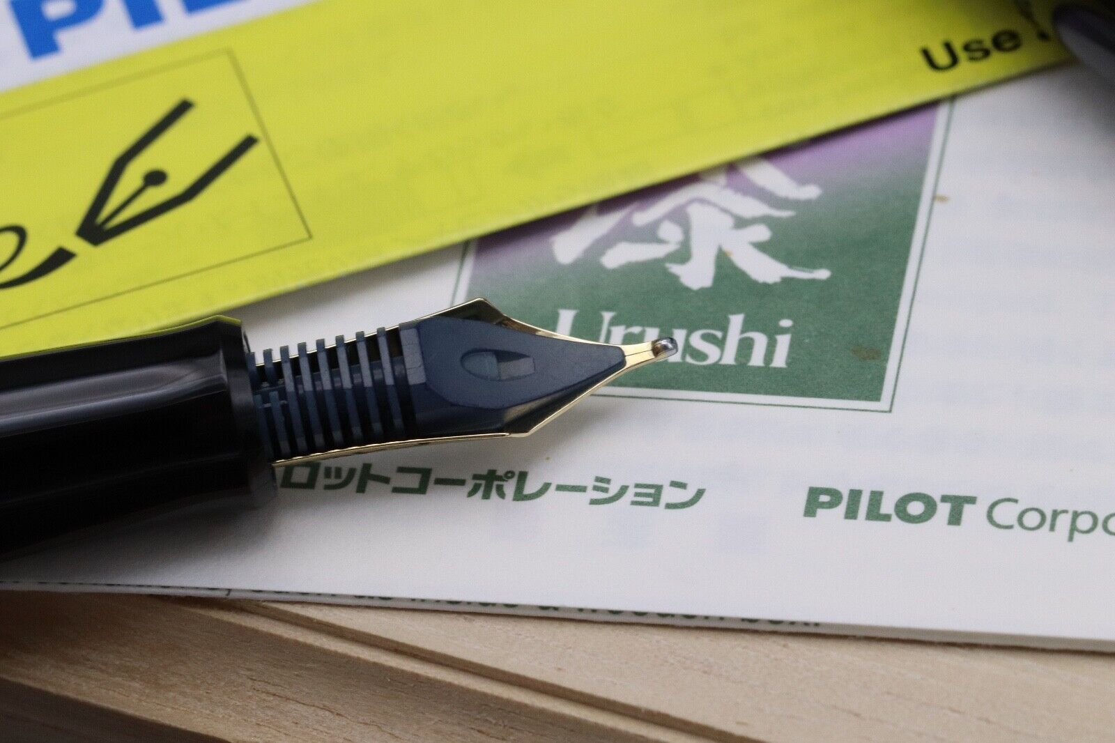 Pilot Custom 845 Urushi Black Fountain Pen - Double Broad Nib image 3