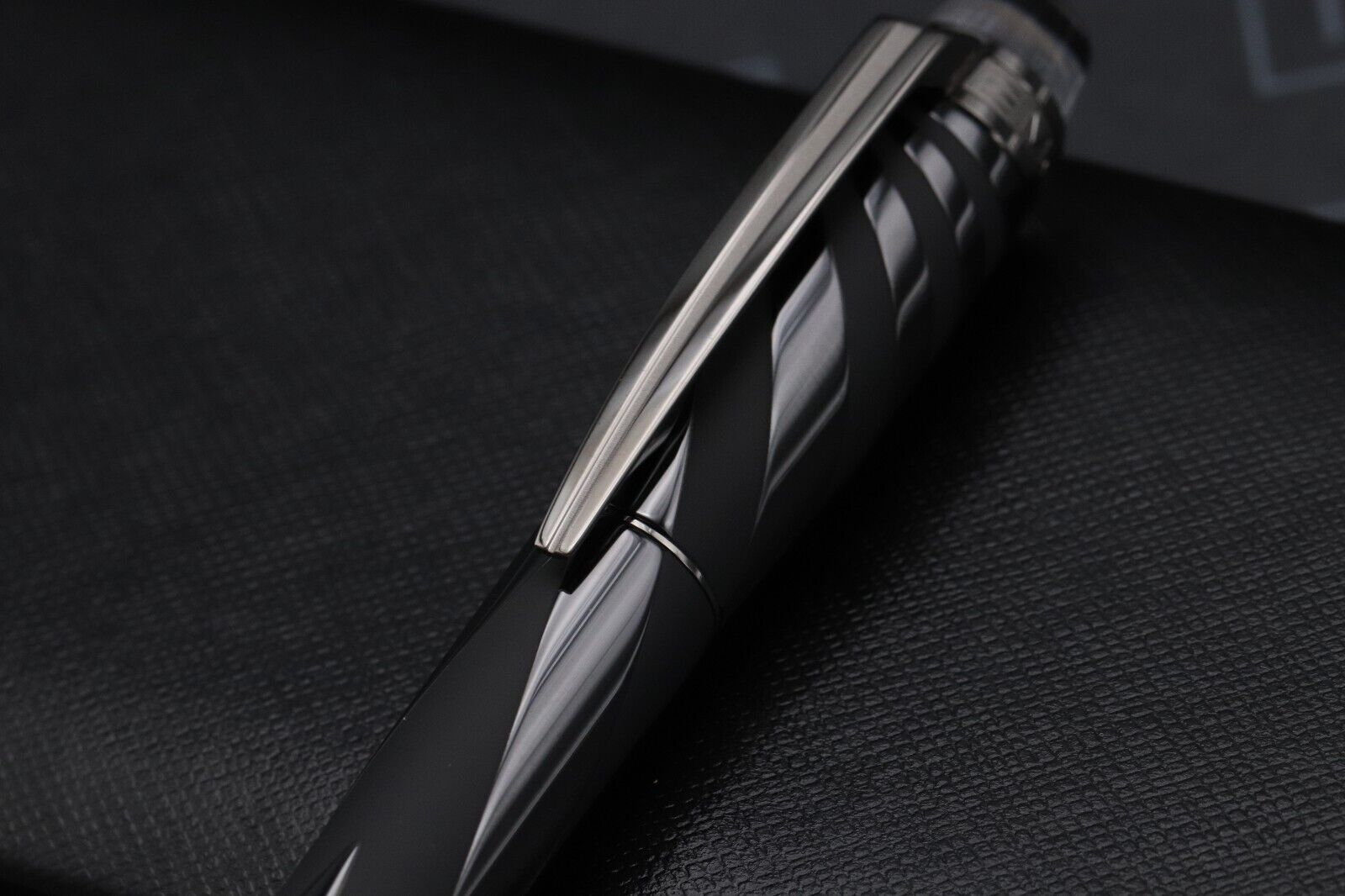 Montblanc Starwalker Black Ceramics Fountain Pen - UNUSED image 3