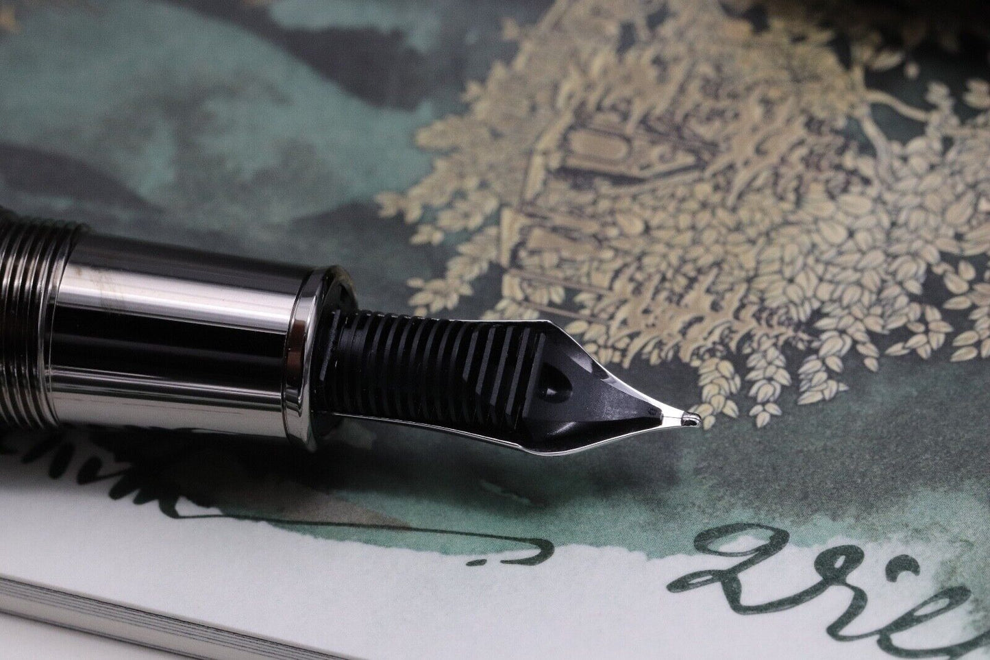 Montblanc Writers Edition Homage to Brothers Grimm Fountain Pen - UNUSED image 4