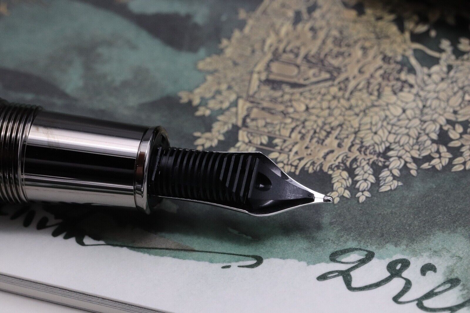 Montblanc Writers Edition Homage to Brothers Grimm Fountain Pen - UNUSED image 4