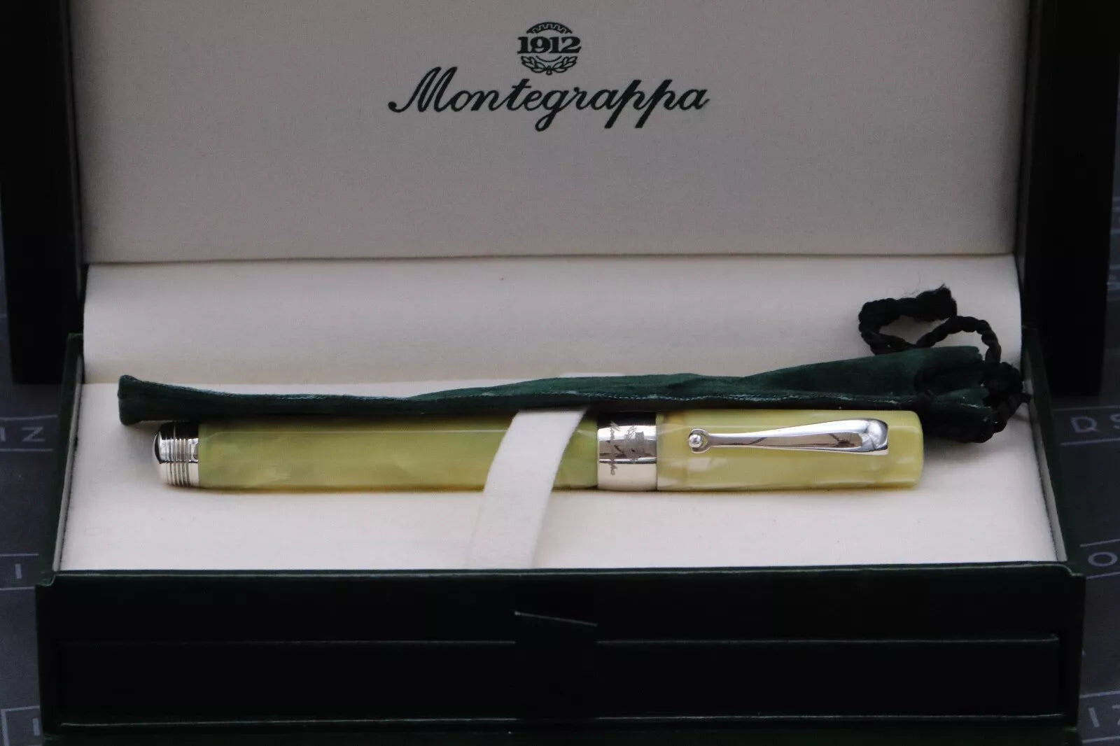 Montegrappa Symphony Parchment Celluloid Fountain Pen image 6