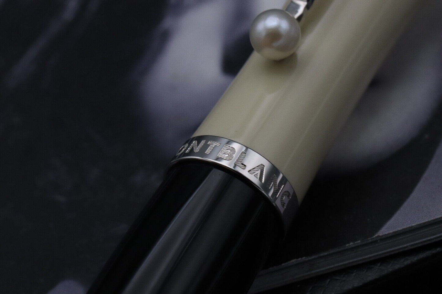 Montblanc Muses Greta Garbo Special Edition Ballpoint Pen image 2
