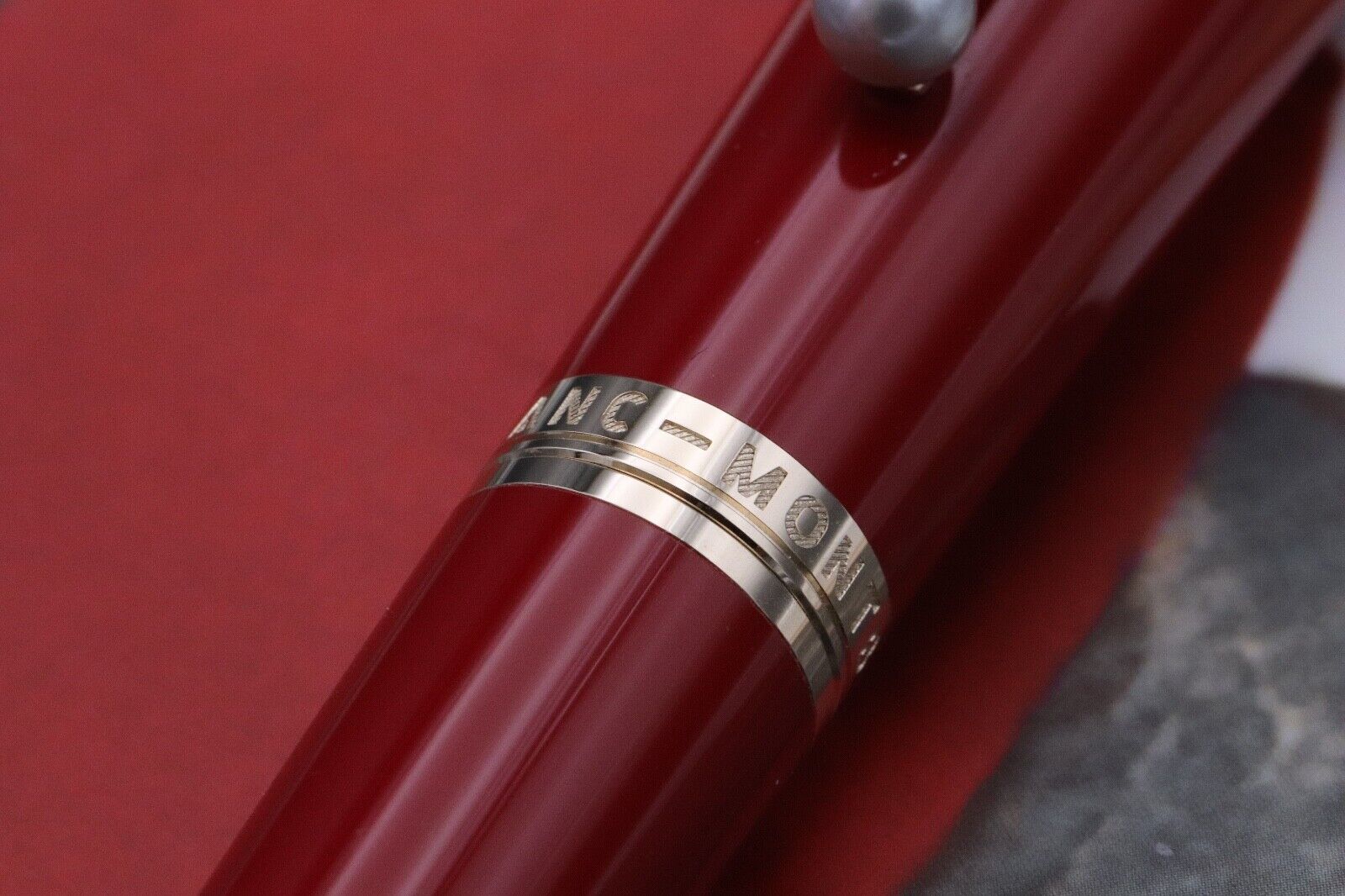 Montblanc Muses Marilyn Monroe Red Ballpoint Pen image 2