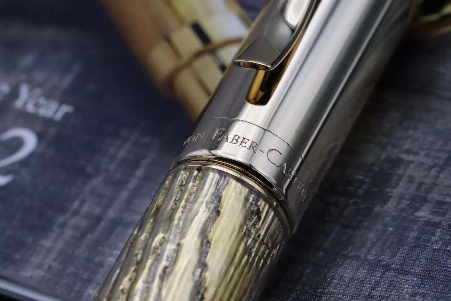 Graf von Faber-Castell Pen of the Year 2012 Oak Wood Fountain Pen - UNUSED image 7