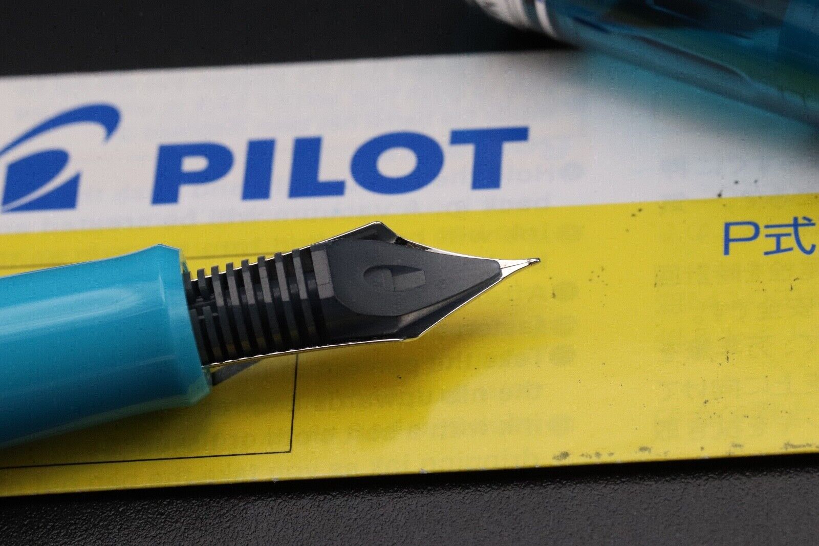 Pilot Custom 823 Bungubox Fujiyama Blue Limited Edition Fountain Pen image 4