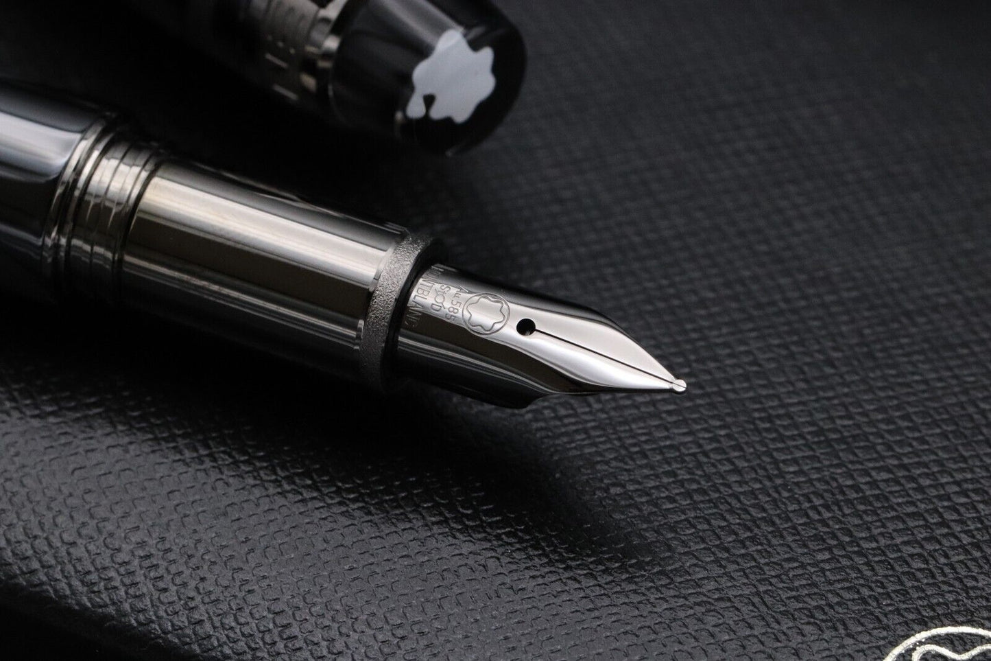 Montblanc Starwalker Black Ceramics Fountain Pen - UNUSED image 2