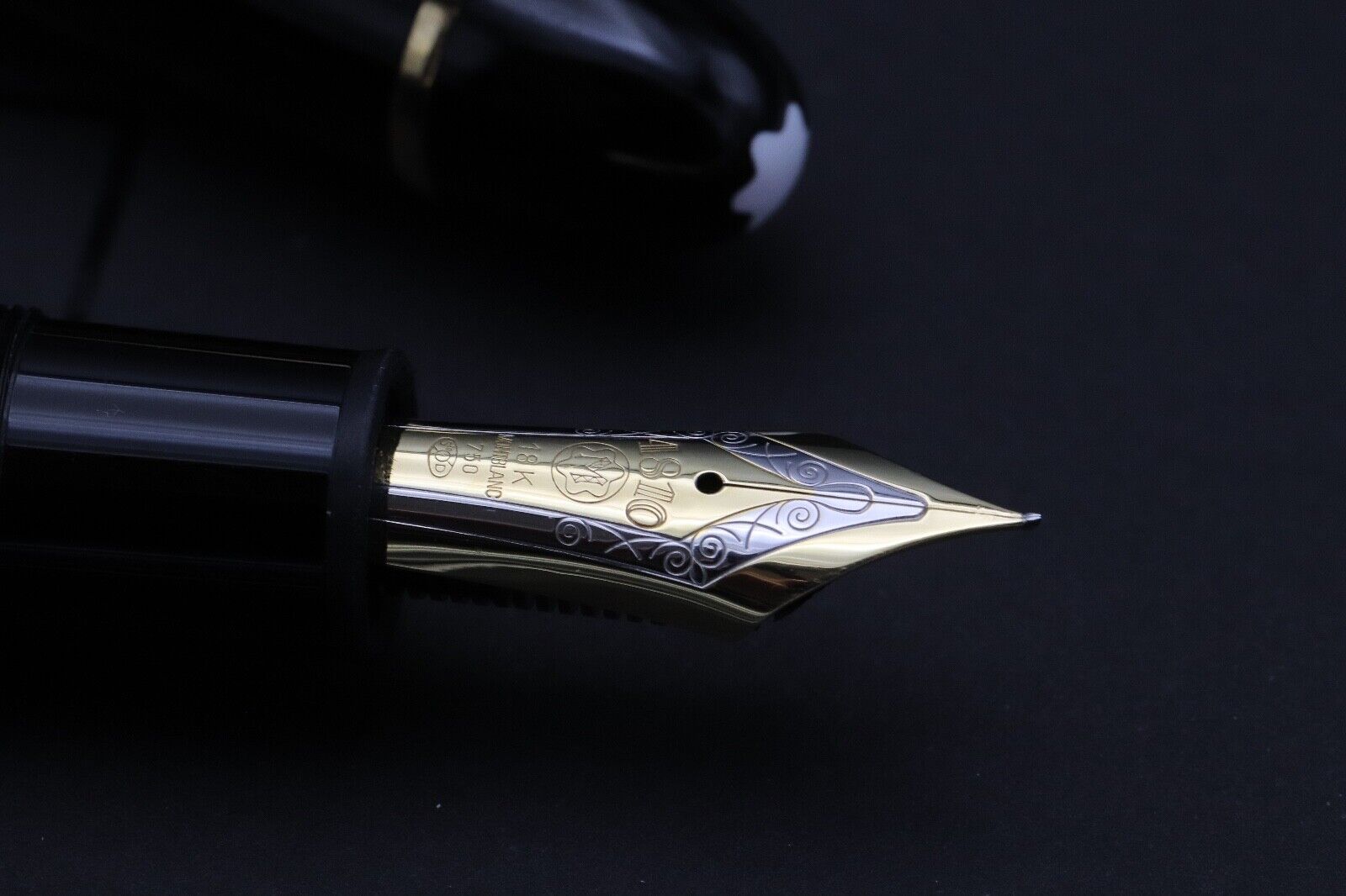 Montblanc Meisterstuck 149 Gold-Coated Fountain Pen - Extra Fine Nib image 2