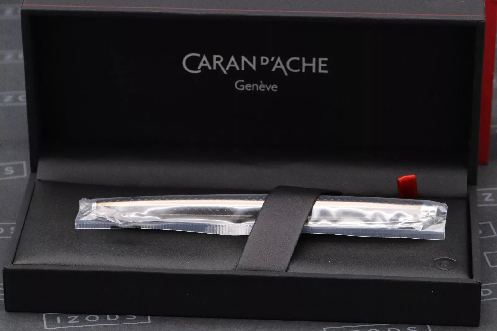 Caran d'Ache Leman Caviar Fountain Pen - INKED ONCE image 8