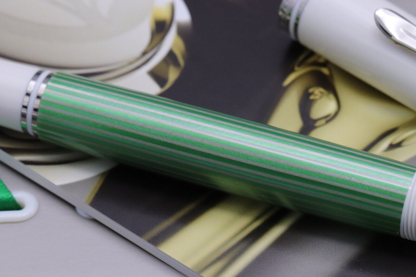 Pelikan Souveran M605 Green White Fountain Pen image 3