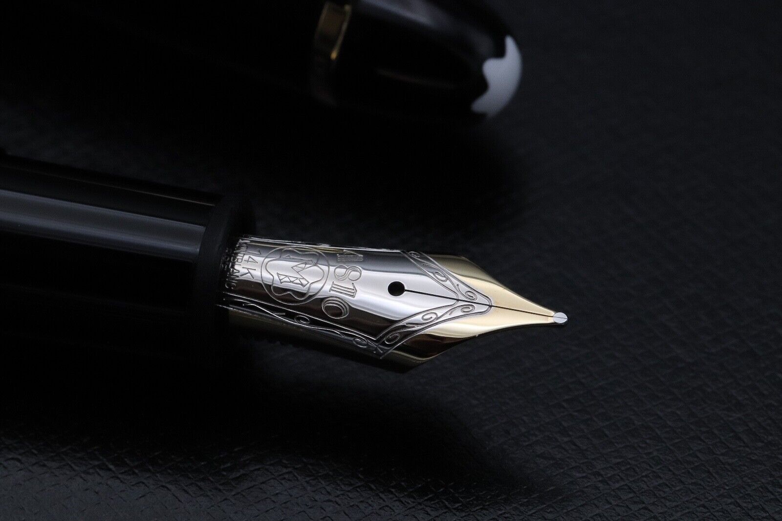 Montblanc Meisterstuck 146 LeGrand Gold-Coated Fountain Pen image 2