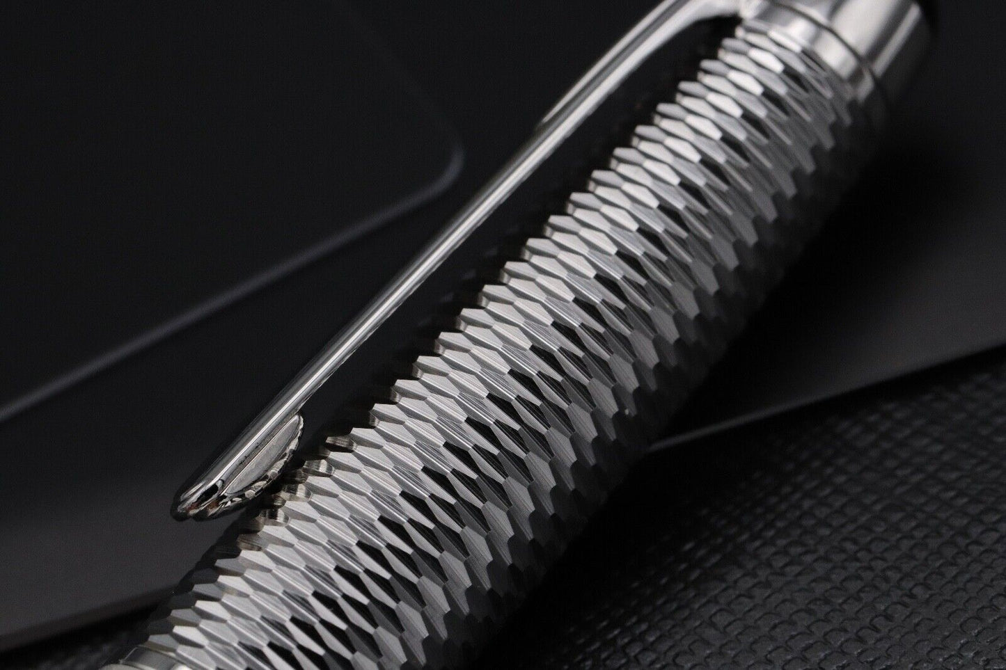 Montblanc Meisterstuck Classsique Geometry Platinum-Coated Fountain Pen - UNUSED image 6