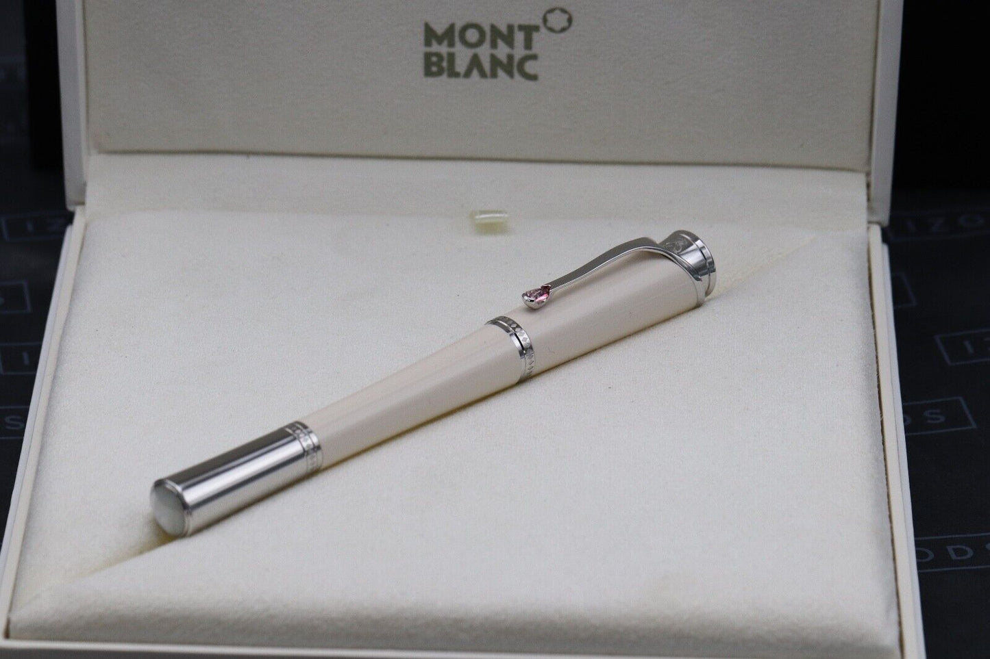 Montblanc Princesse Grace de Monaco Ivory-Resin Fountain Pen image 9