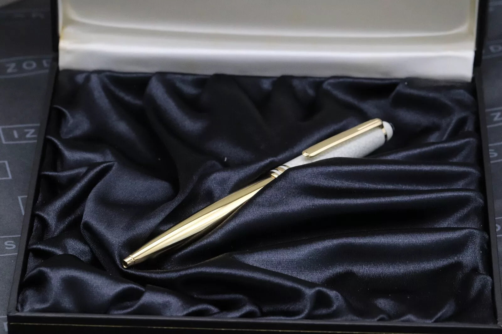 Montblanc Meisterstuck Classique Artisan Ugly Duckling Ballpoint Pen - UNUSED image 11
