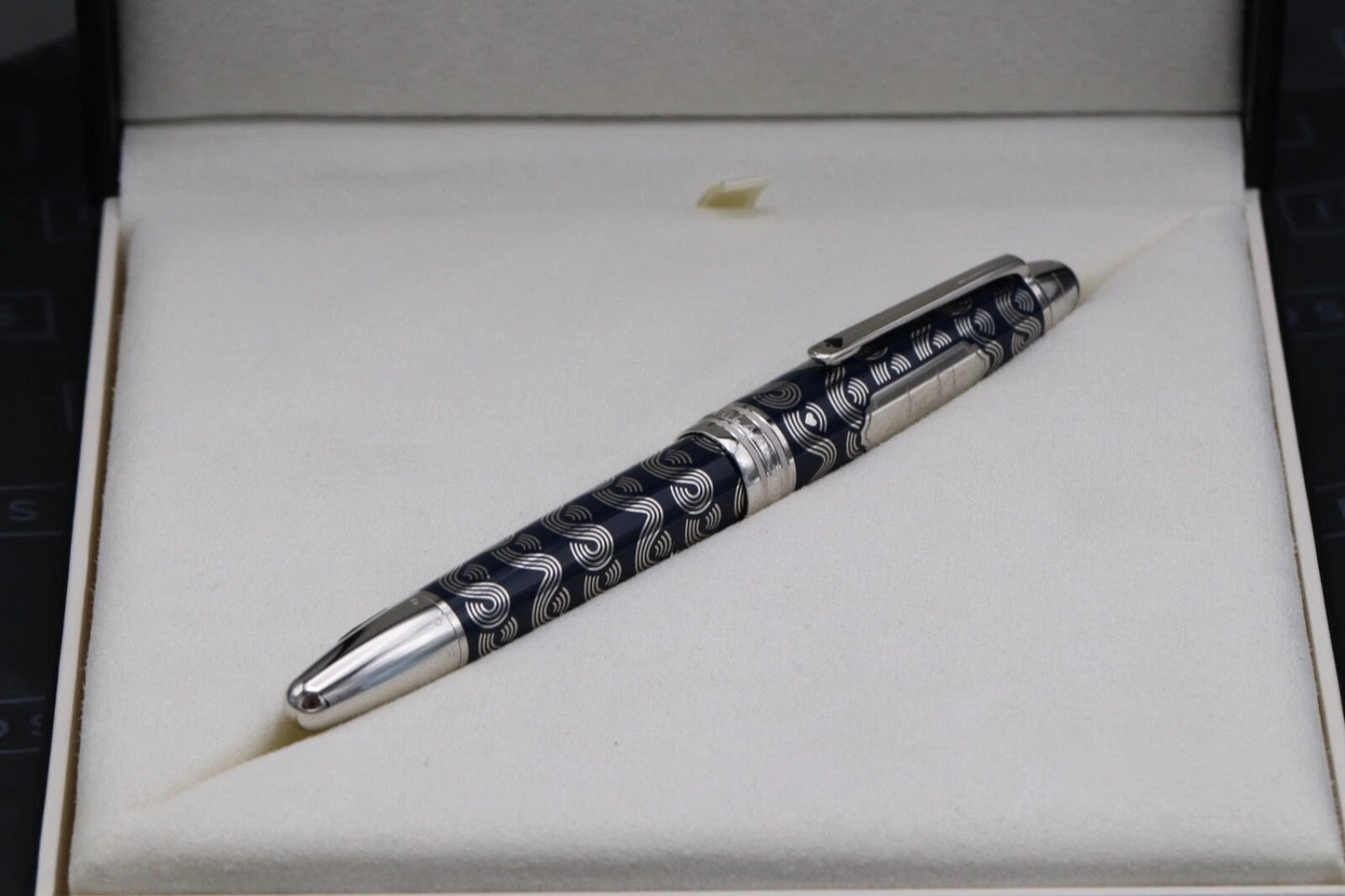 Montblanc LeGrand Around the World in 80 Days Solitaire Fountain Pen -INKED ONCE image 6