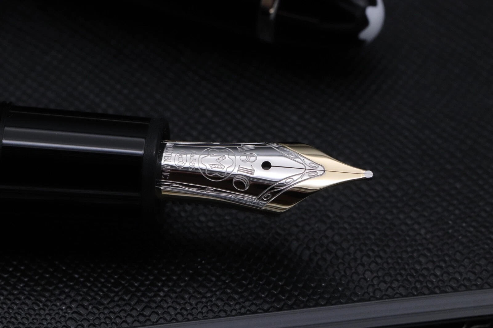 Montblanc Meisterstuck 146 LeGrand Platinum-Coated Fountain Pen - UNUSED image 6