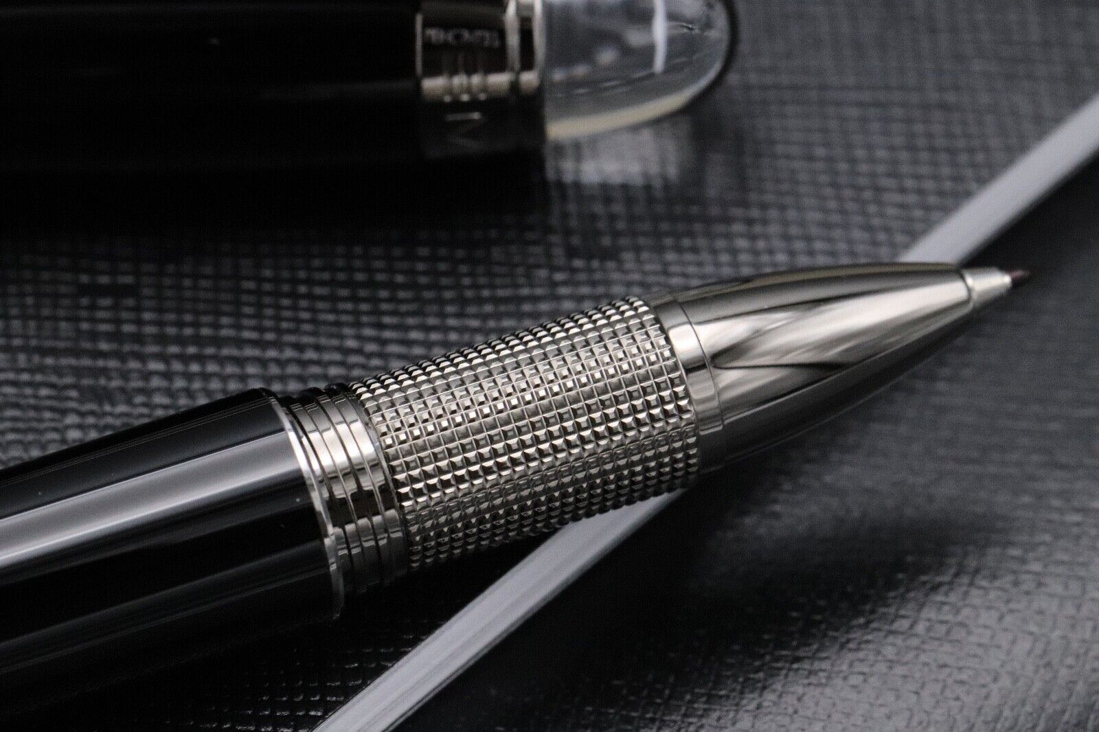 Montblanc Starwalker Midnight Black Rollerball / Fineliner Pen image 2