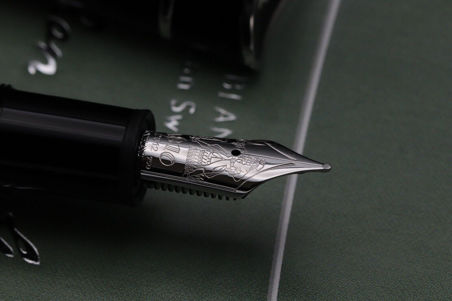 Montblanc Writers Edition Jonathan Swift Fountain Pen - UNUSED image 2