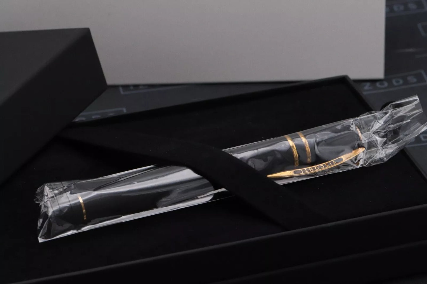 Visconti Homo Sapiens Bronze Age Fountain Pen - UNUSED - 18k Broad Nib image 6