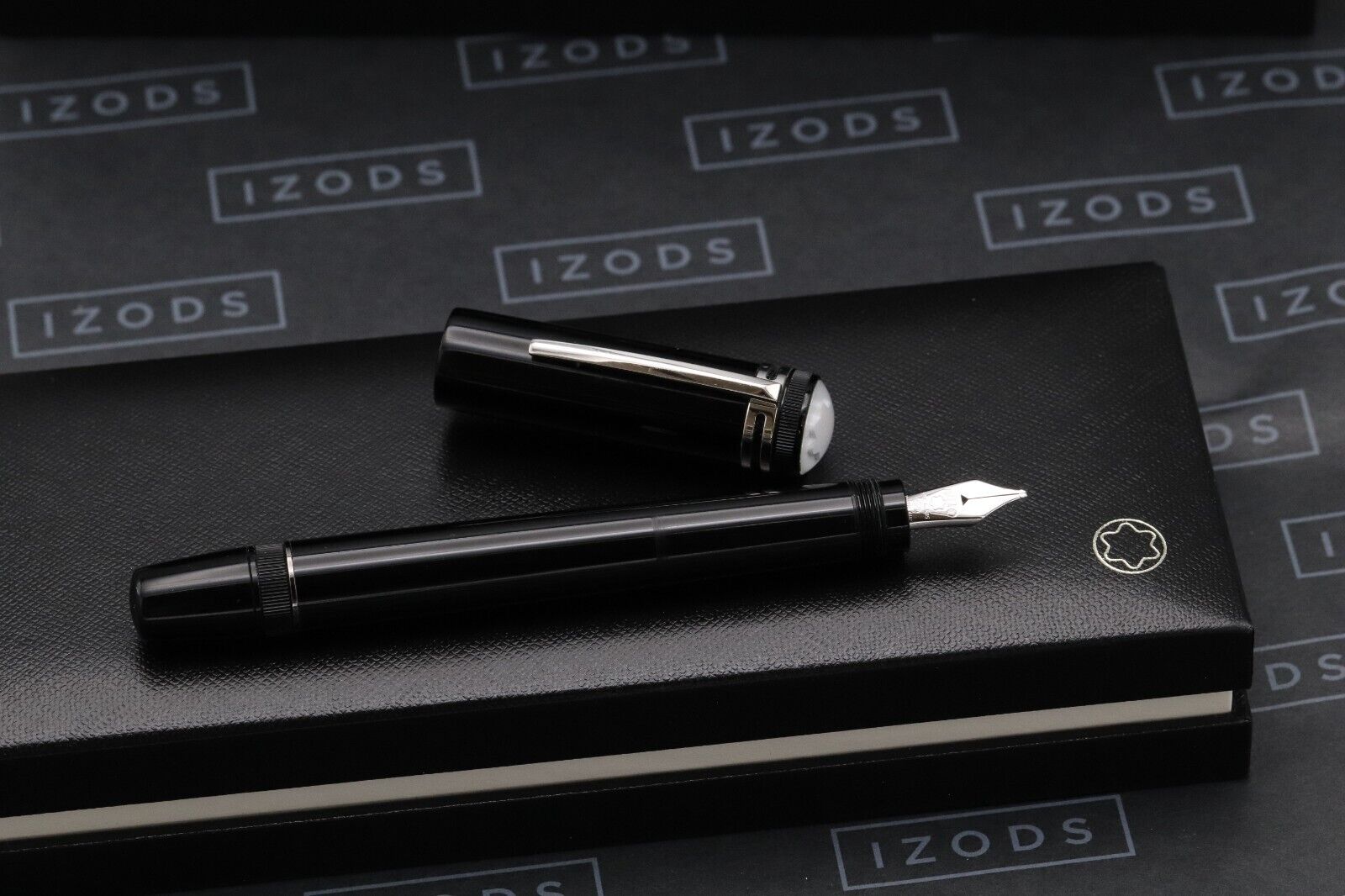 Montblanc Heritage 1912 Fountain Pen - Broad Nib image 1