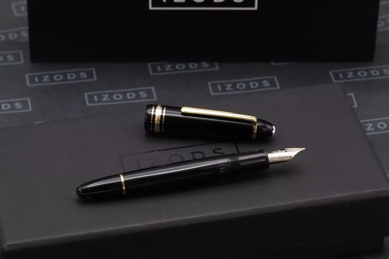 Montblanc Meisterstuck 146 LeGrand Gold Coated Fountain Pen - OM Nib image 6