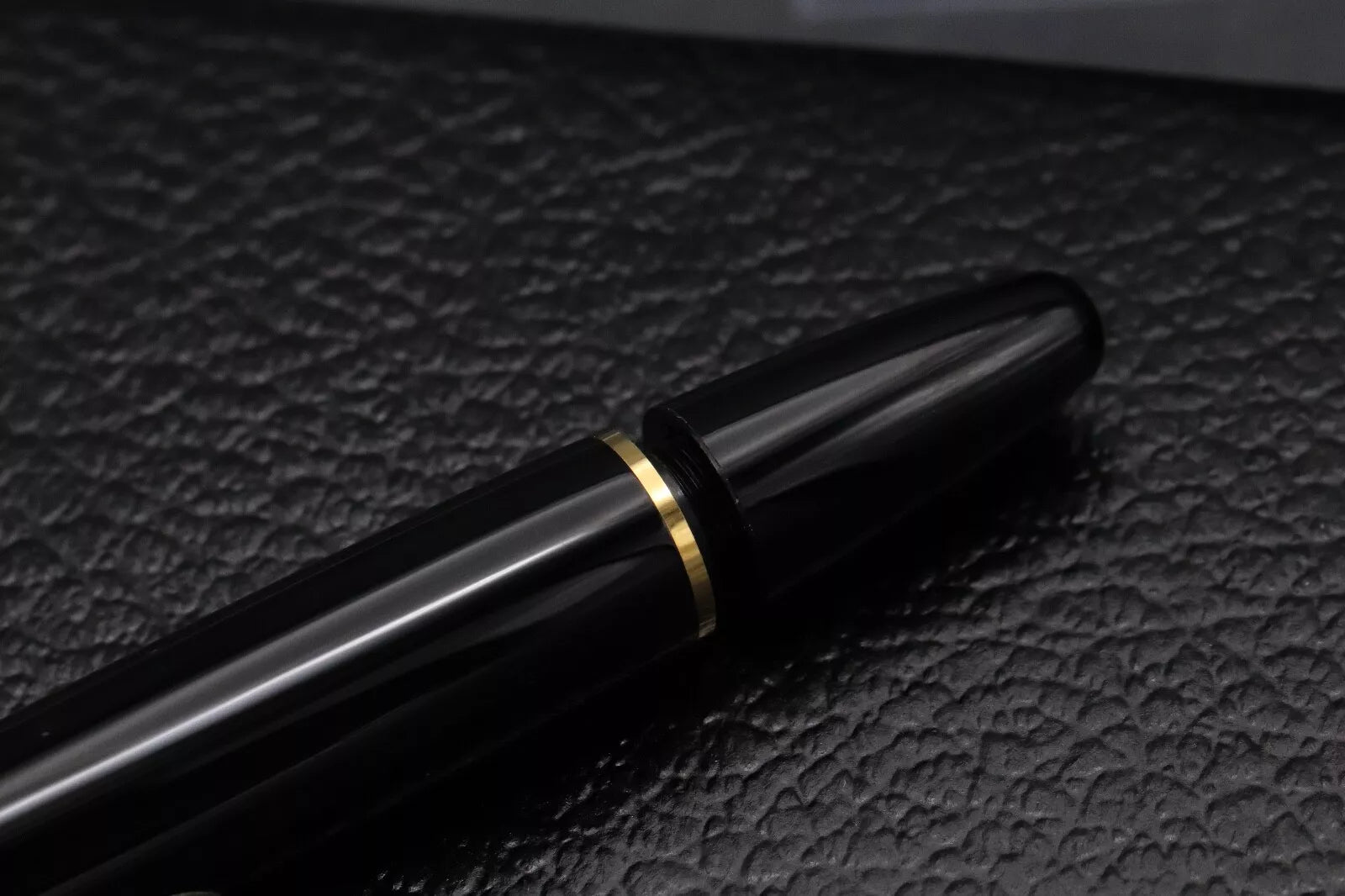 Montblanc Meisterstuck 146 LeGrand Gold Coated Fountain Pen - Mono Nib - UNUSED image 5
