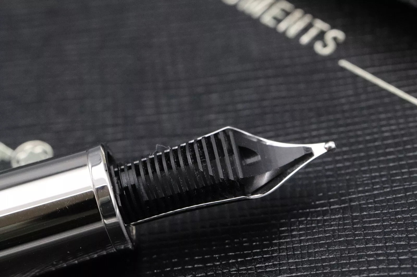 Montblanc Meisterstuck LeGrand Geometry Platinum-Coated Fountain Pen - UNUSED image 3
