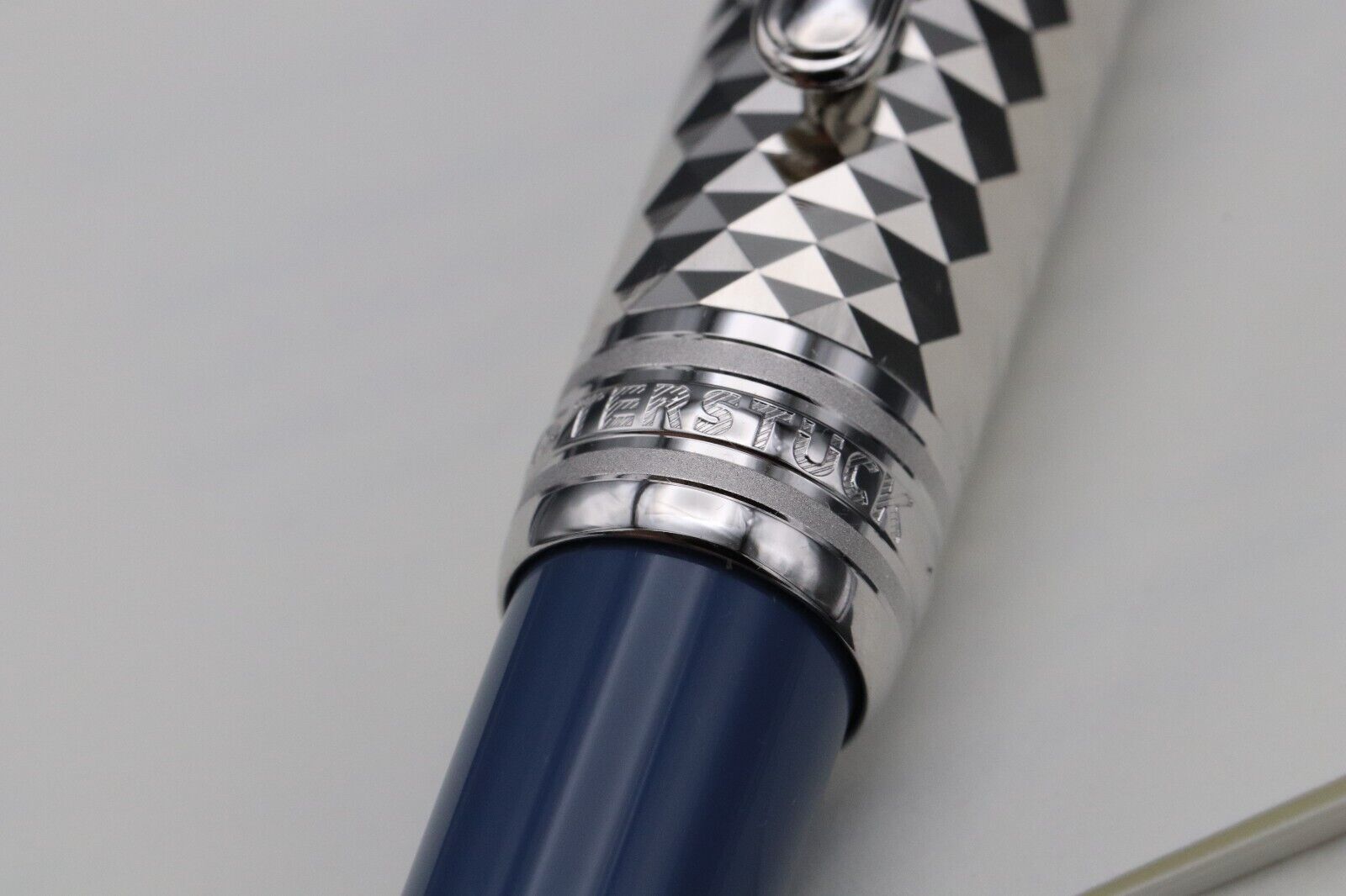 Montblanc Meisterstück Classique Glacier Doue Ballpoint Pen – UNUSED image 2