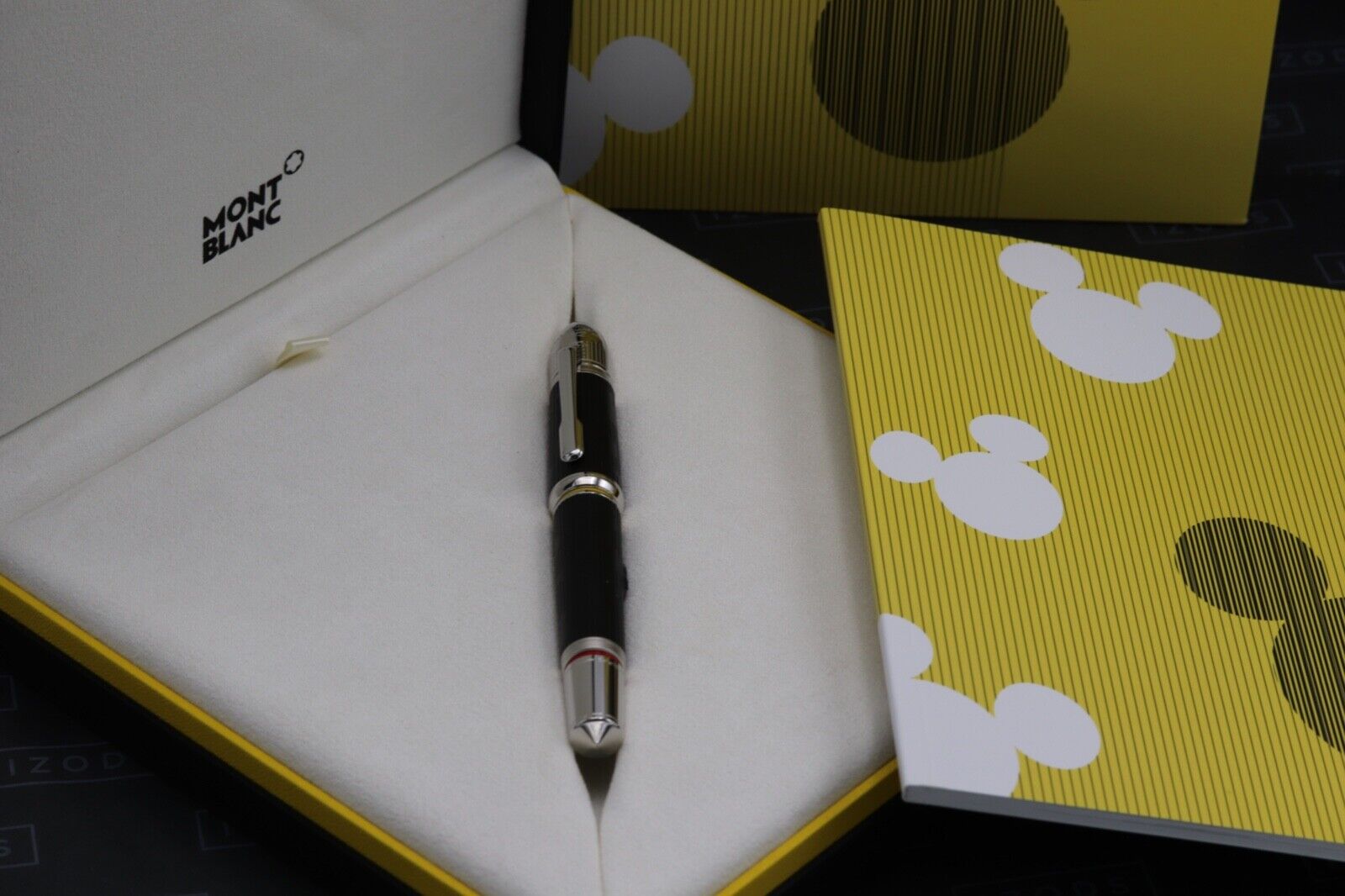 Montblanc Great Characters Walt Disney Special Edition Fountain Pen image 7