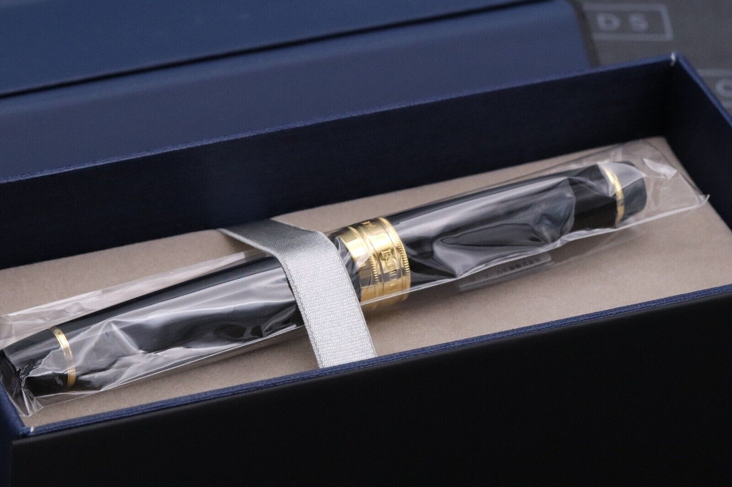 Sailor Professional Gear King of Pen Black GT Fountain Pen - SEALED image 4