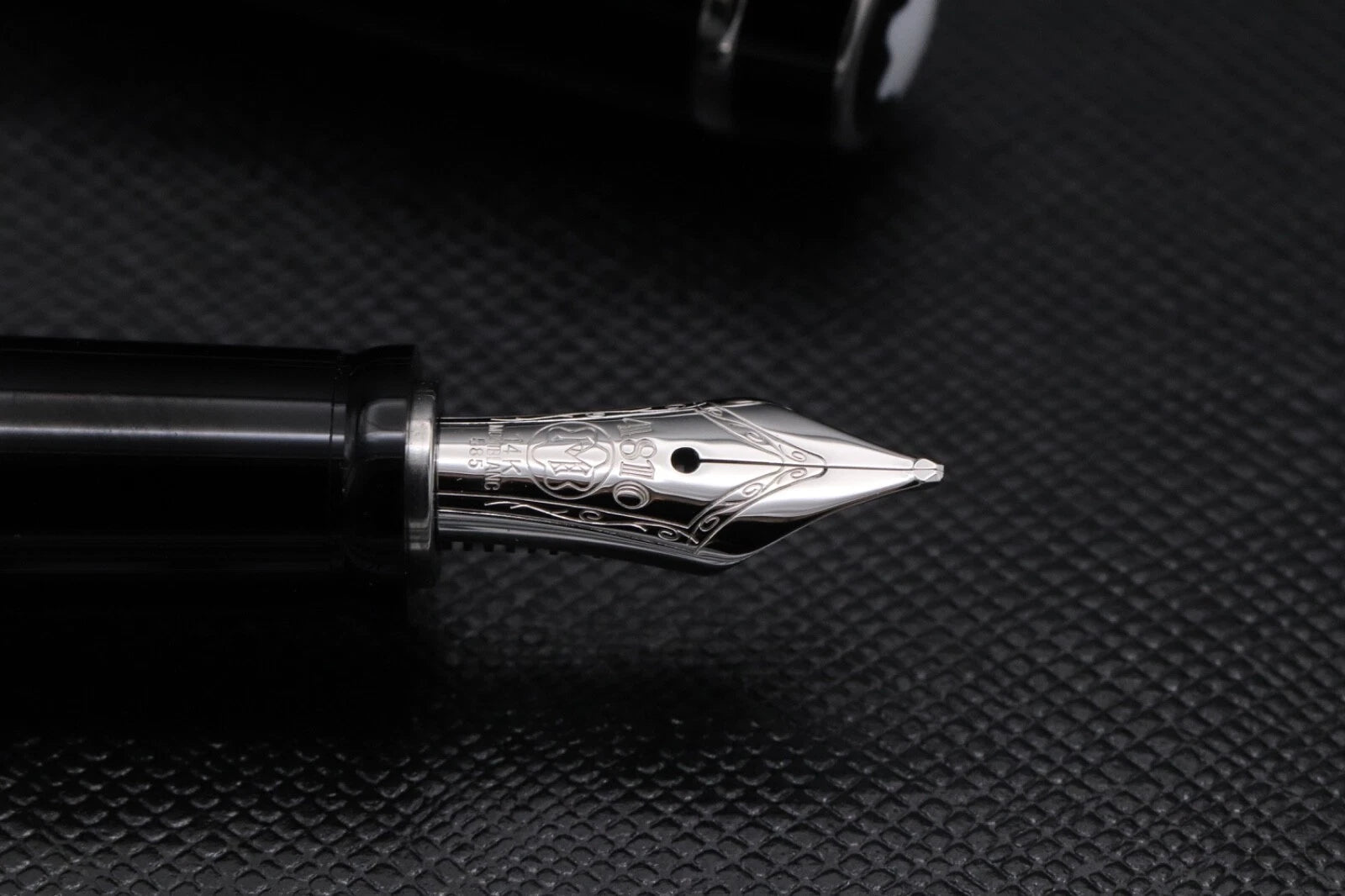 Montblanc Boheme Noir Fountain Pen - Broad Nib image 6