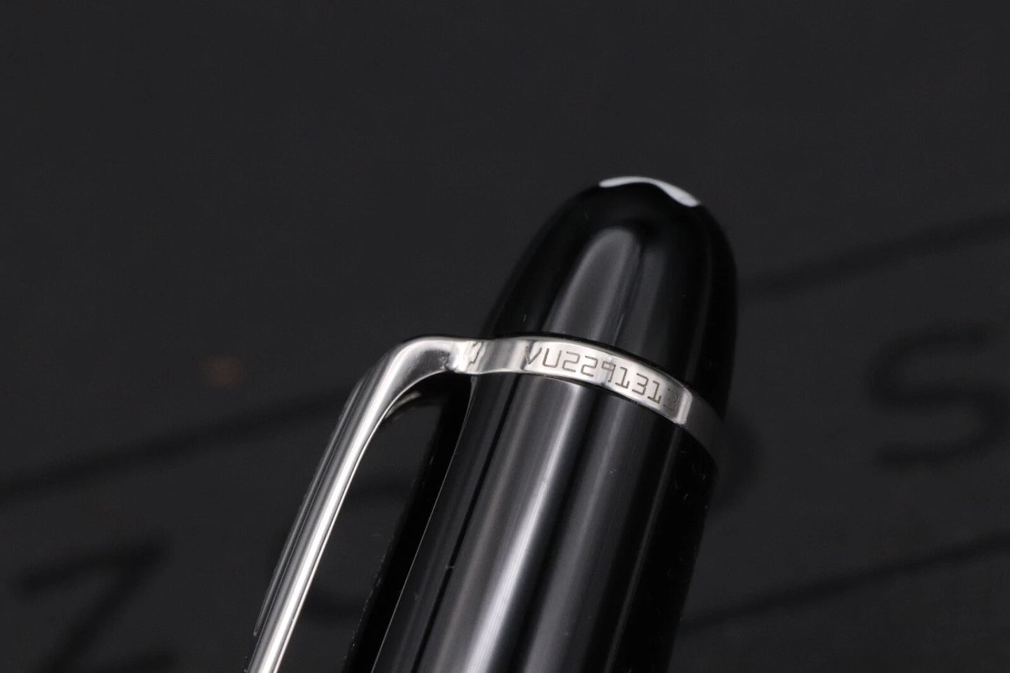 Montblanc Meisterstuck Classique Platinum Coated Fountain Pen - Serviced by MB image 2