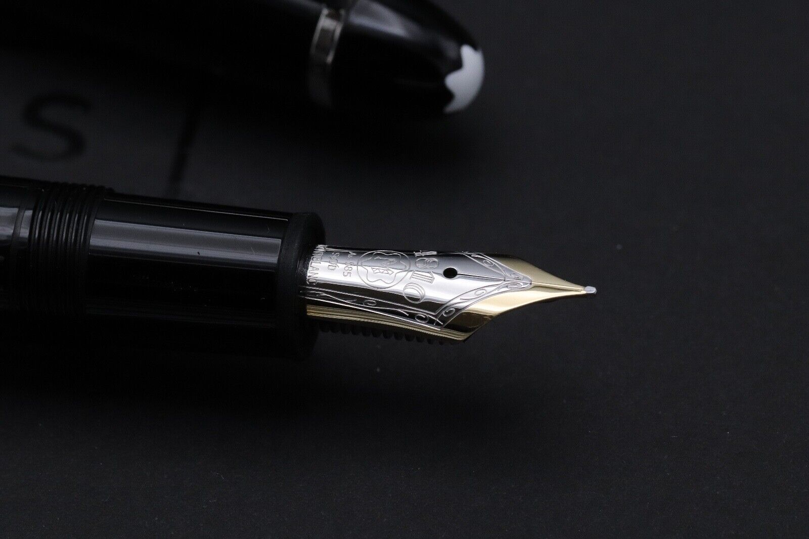 Montblanc Meisterstuck 146 LeGrand Platinum-Coated Fountain Pen - Fine Nib image 2