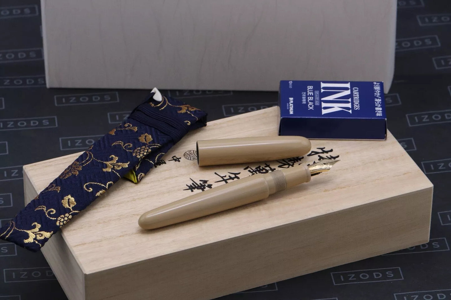 Nakaya Portable Cigar Shiro-Urushi Fountain Pen - Fine Nib image 0