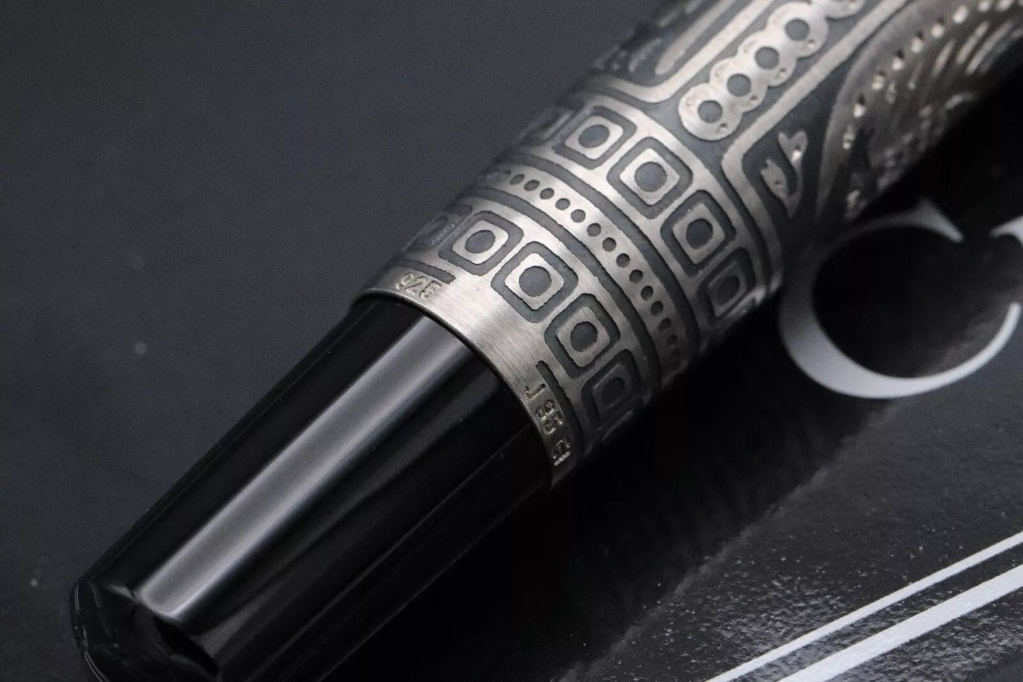 Pelikan Souveran M710 Toledo Fountain Pen - UNUSED - Broad PF Nib image 8