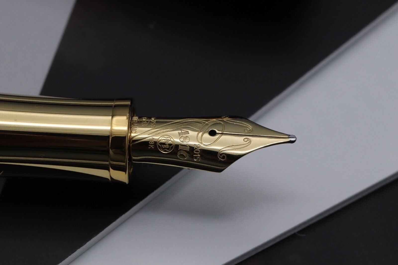 Montblanc Patron of Art Luciano Pavarotti 4810 Fountain Pen - DIPPED image 2
