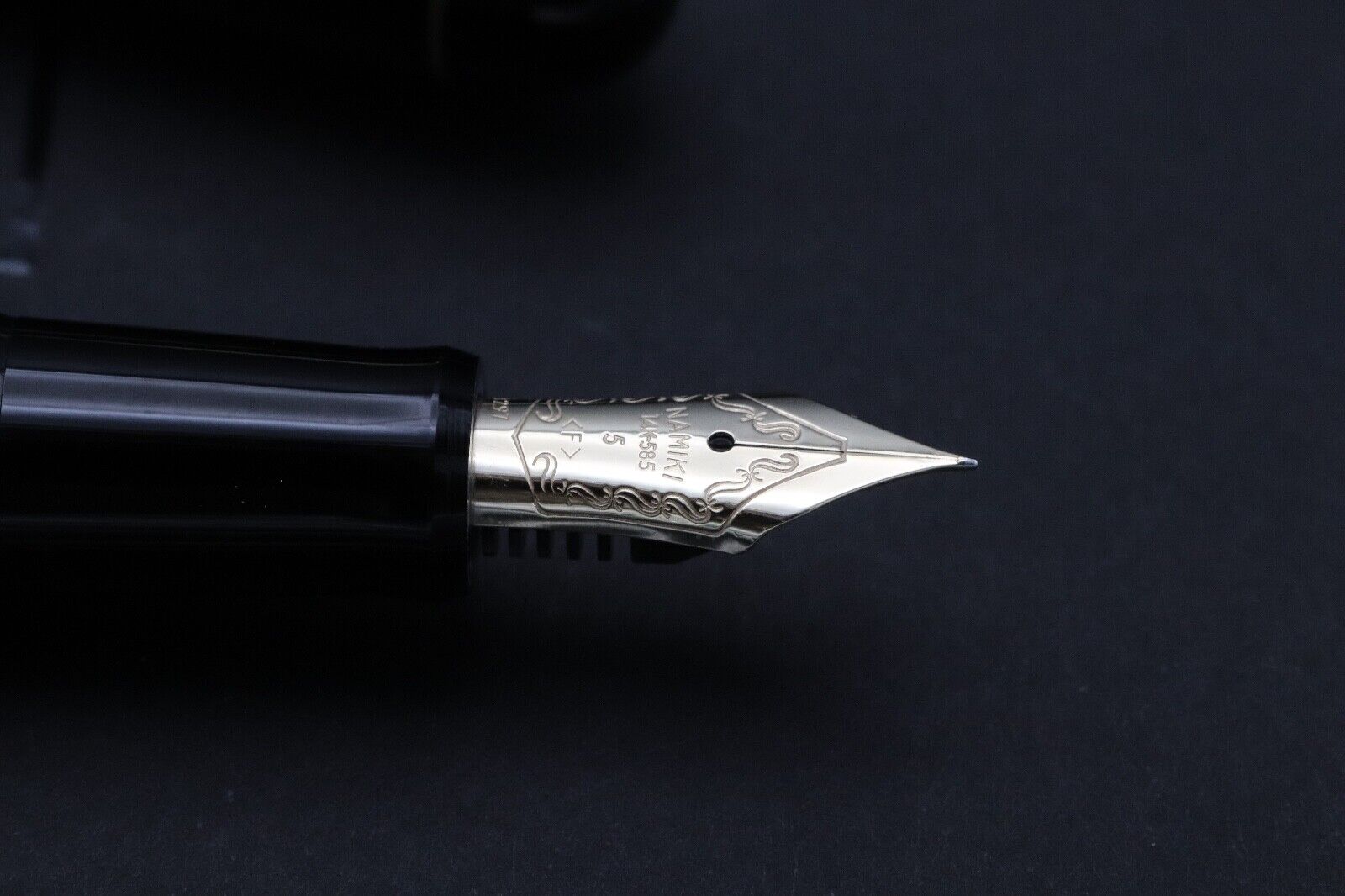 Namiki Bonsai Trees Maki-e Fountain Pen image 2