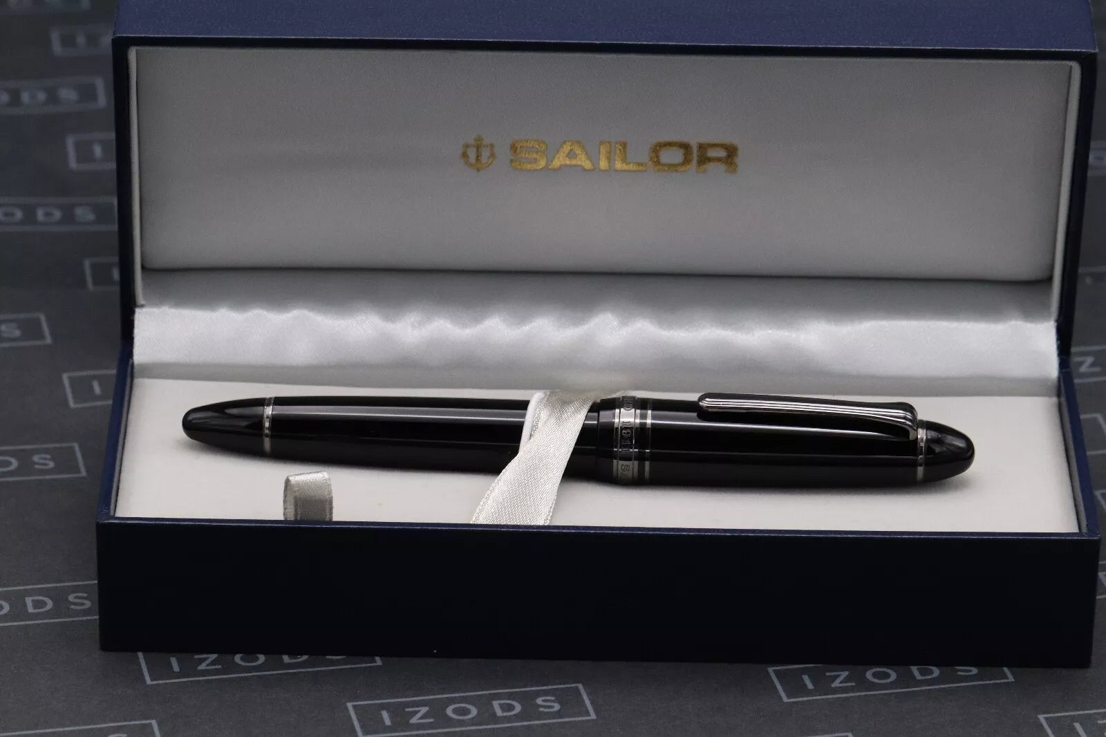 Sailor 1911L Black Luster Fountain Pen image 5