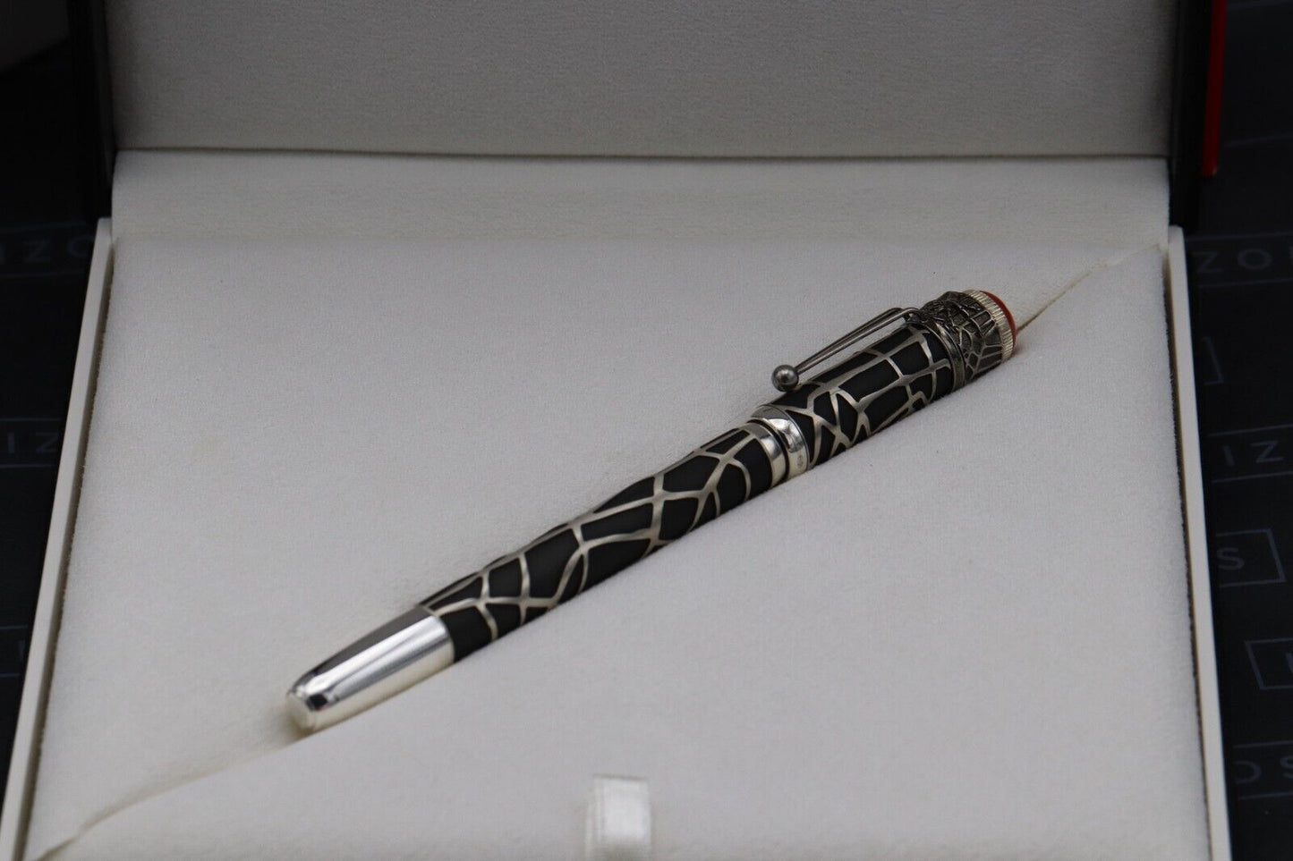 Montblanc Heritage Rouge et Noir Metamorphosis LE1906 Fountain Pen - UNUSED image 6