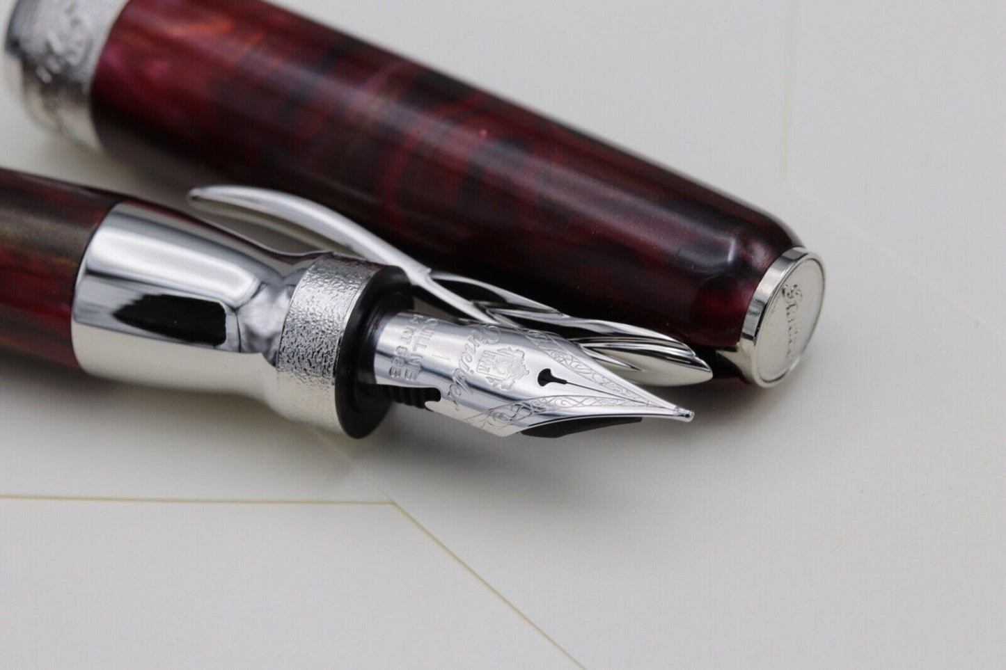 Pineider La Grande Bellezza Gemstones Rodolite Red Fountain Pen - UNUSED image 3
