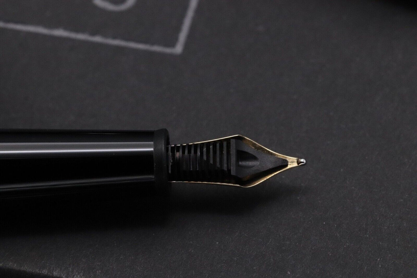 Montblanc Meisterstuck 145 Classique Platinum Coated Fountain Pen image 3