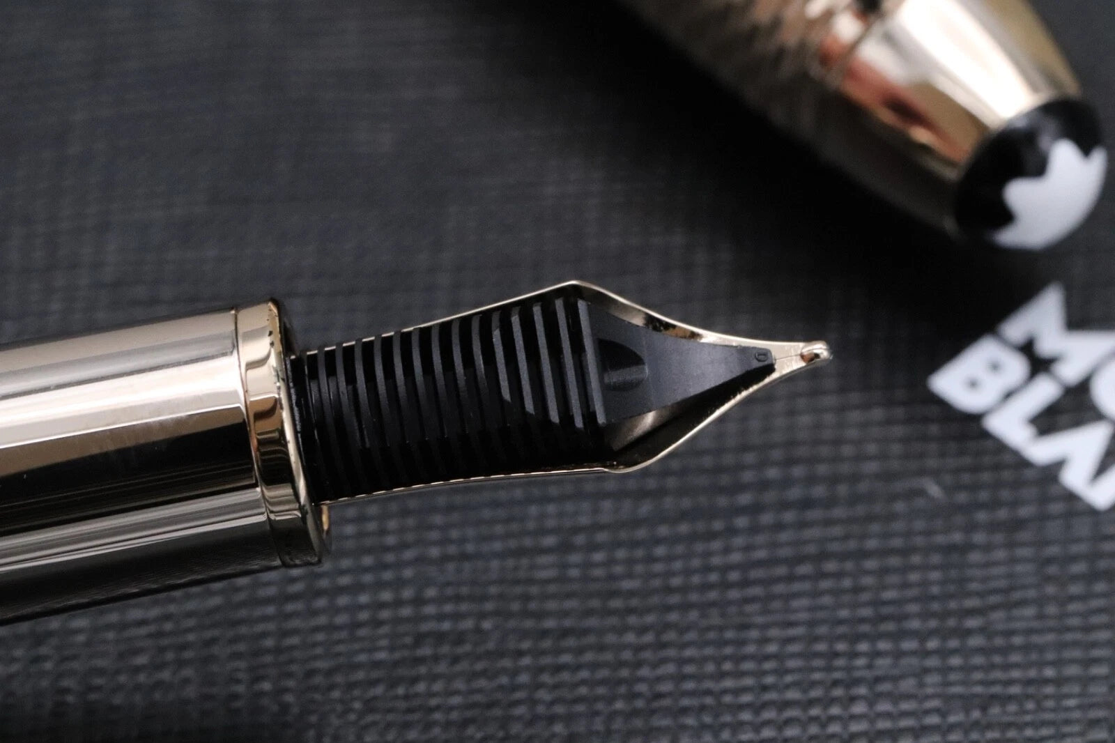 Montblanc Meisterstuck LeGrand Geometry Gold-Coated Fountain Pen image 8
