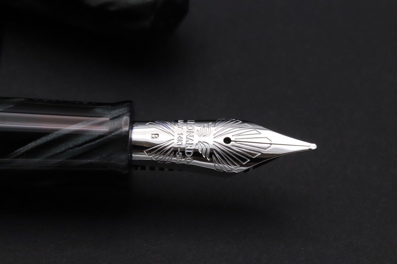 Leonardo Gioiellino Lever Filler Pearl Grey Celluloid Fountain Pen - Broad Nib image 2