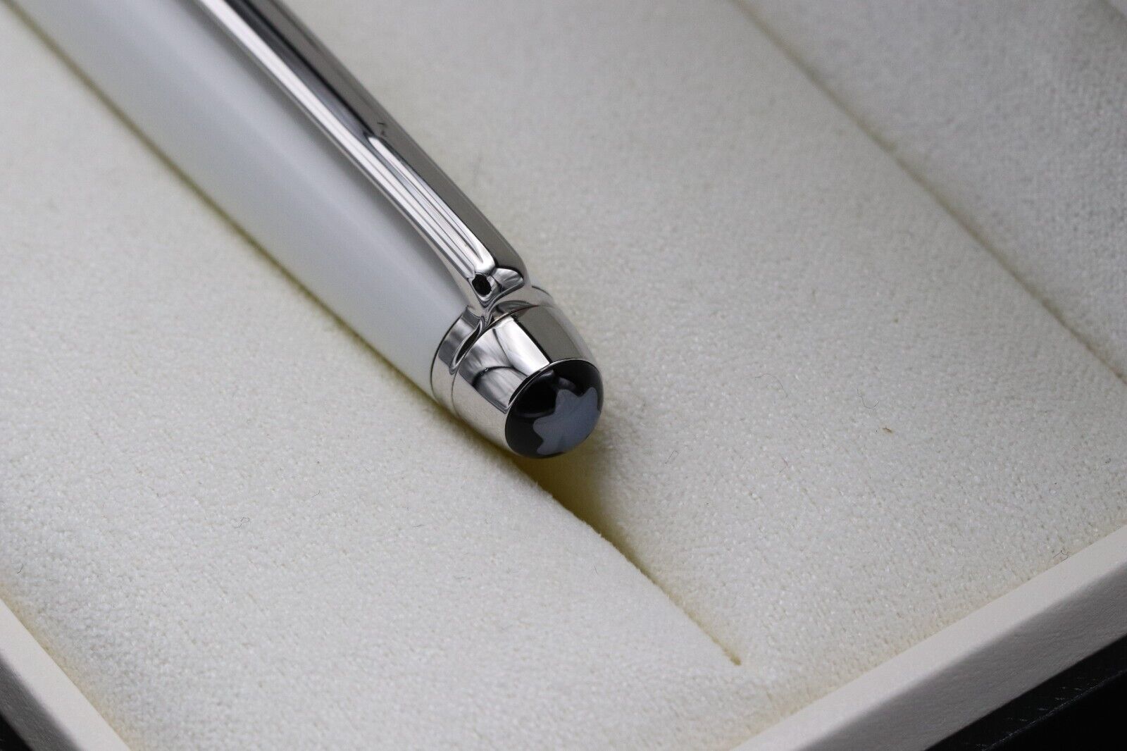 Montblanc Meisterstuck 164 Classique Tribute Solitaire Ballpoint Pen image 6
