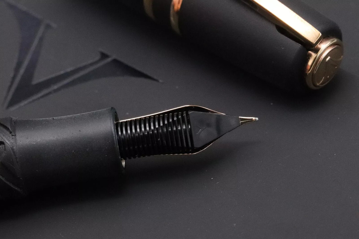 Visconti Homo Sapiens Bronze Age Fountain Pen – UNUSED – 18k Fine Nib image 6