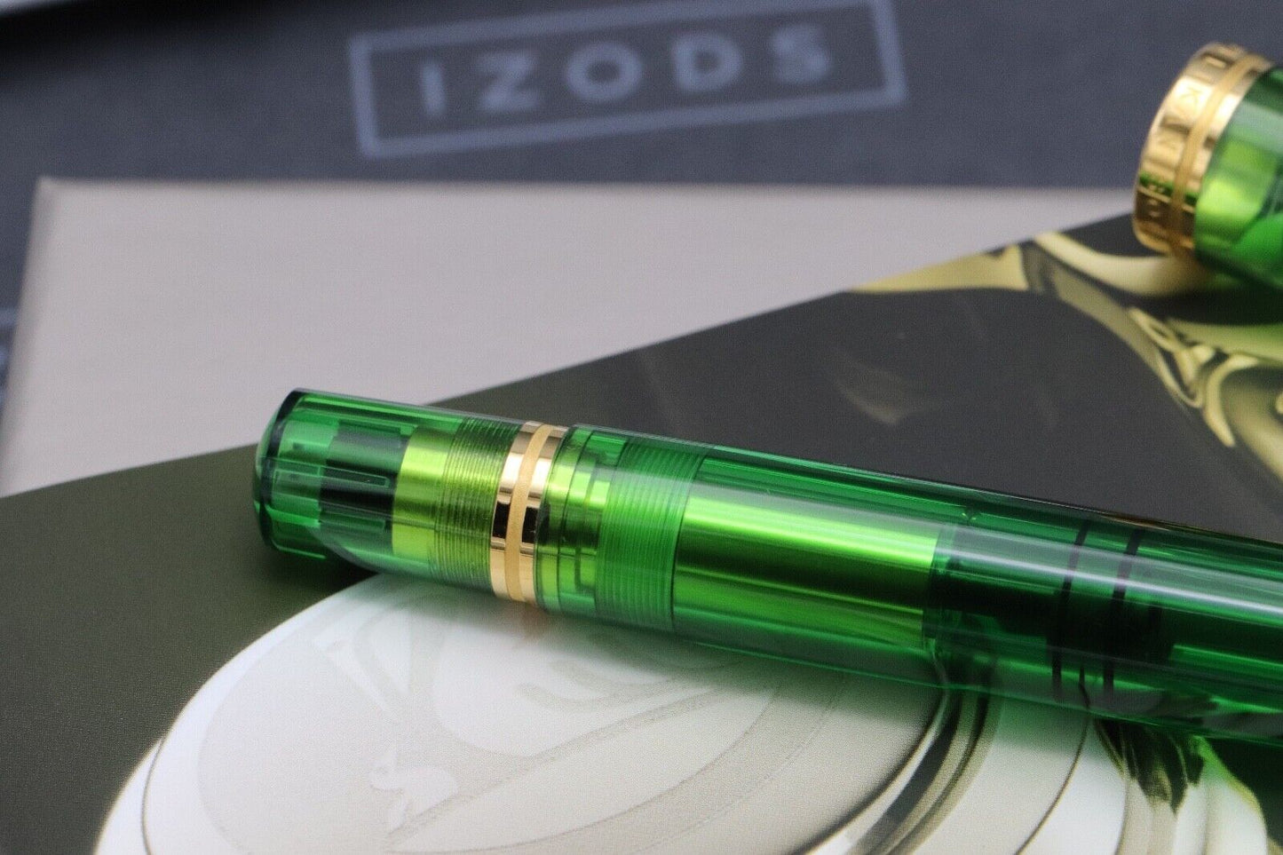 Pelikan M800 Green Demonstrator Special Edition Fountain Pen - UNUSED - EF image 3