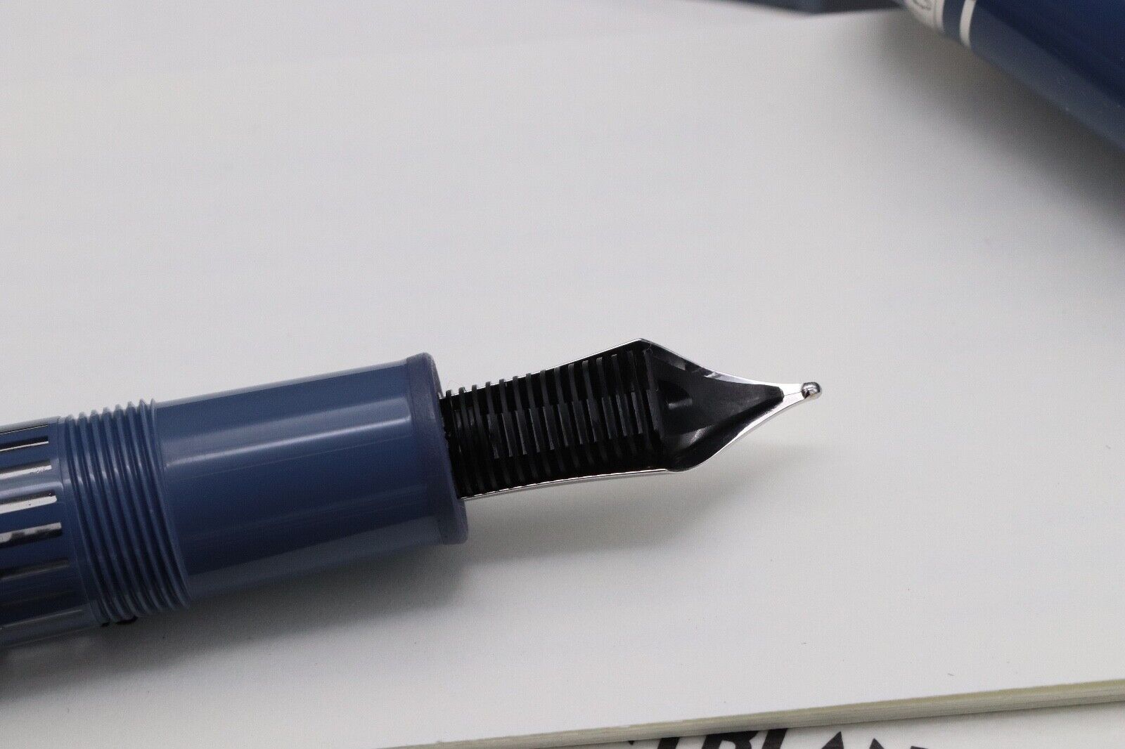 Montblanc Meisterstuck 146 LeGrand Glacier Fountain Pen image 3