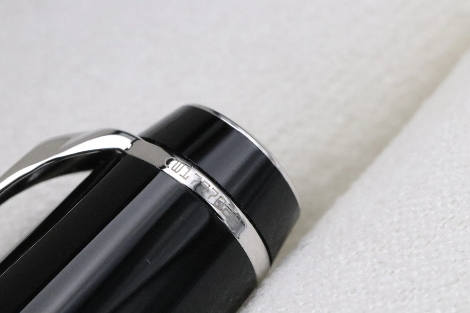 Montblanc Boheme Noir Fountain Pen - Broad Nib image 3