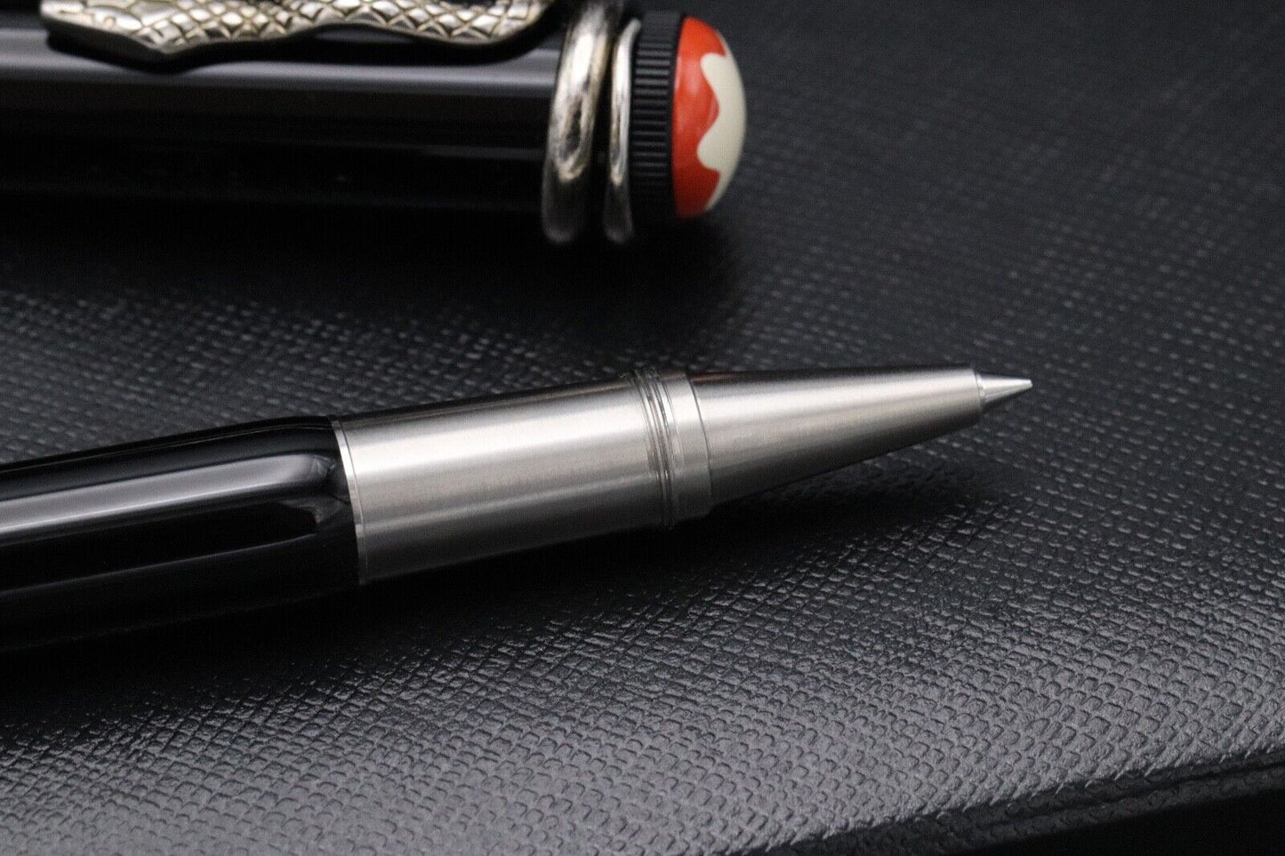 Montblanc Heritage Rouge et Noir Black SE Rollerball Pen image 2
