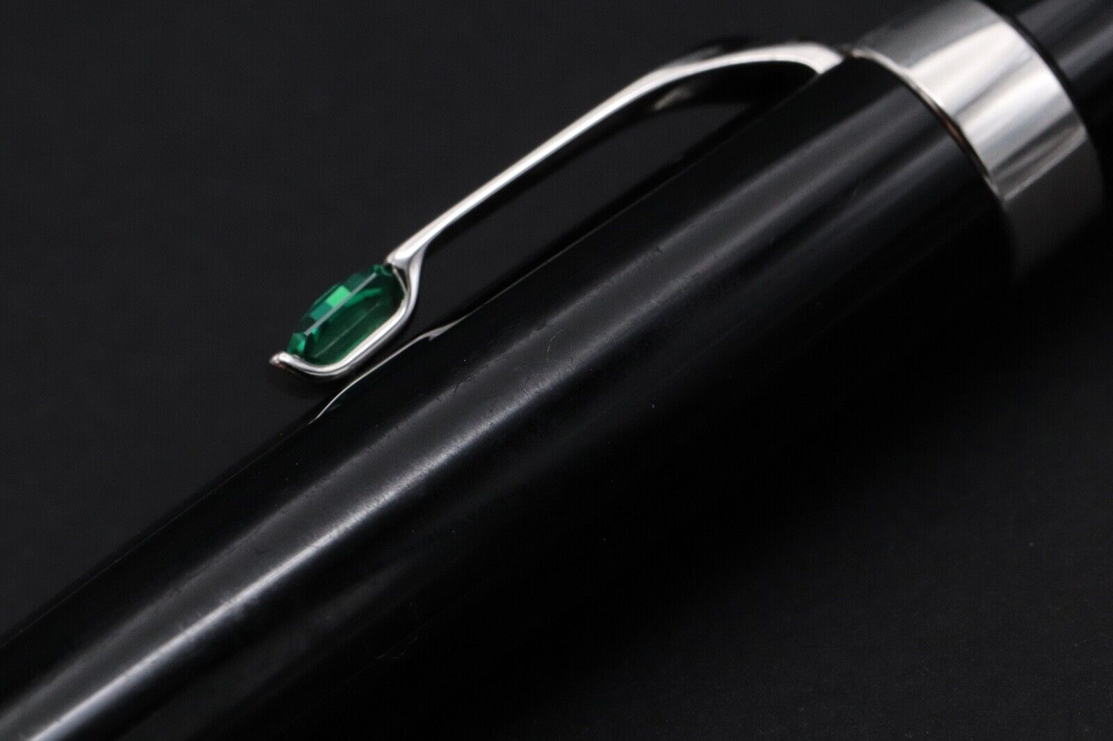 Montblanc Boheme Vert Ballpoint Pen image 3